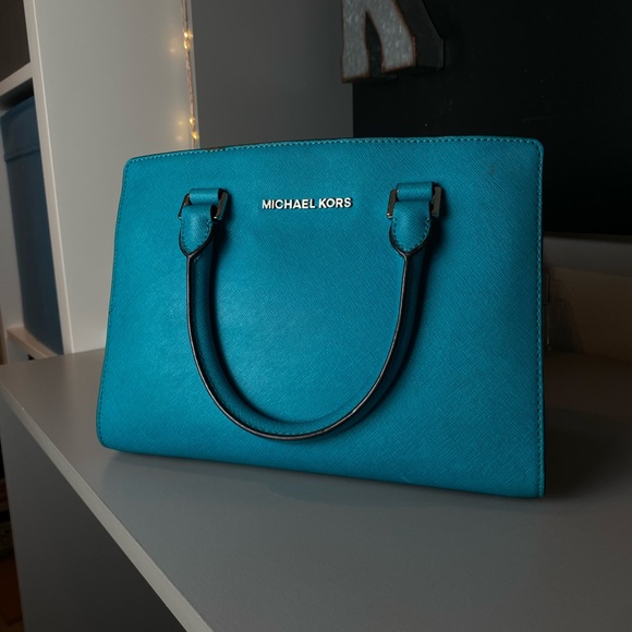 Michael Kors Crossbody Purse - Picture 13 of 15